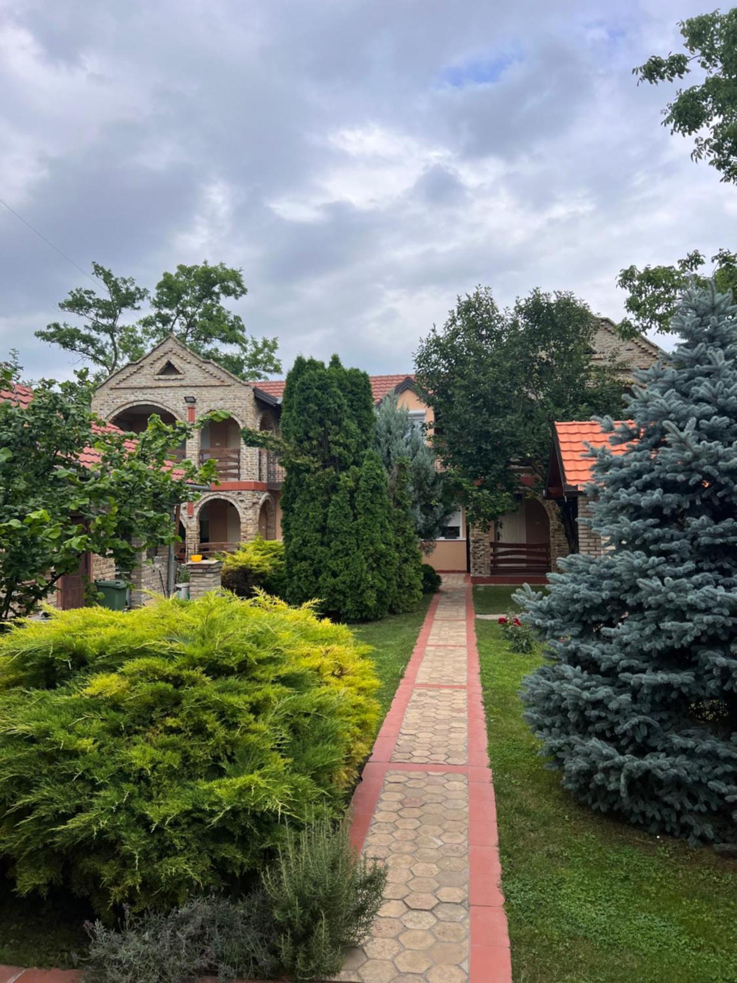 Guest House Lila Сомбор Екстер'єр фото